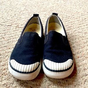 Navy blue slip on keen shoes